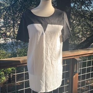 ⭐️SALE⭐️ Black & White top NWT